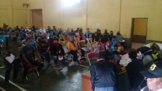 Pemdes Neglasari Salurkan BLT dan Sembako Pada Warganya Yang Terdampak Covid-19